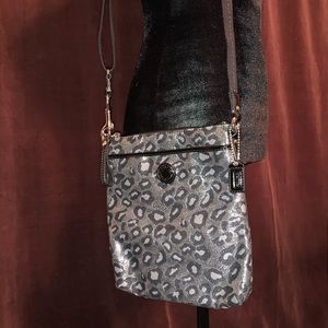 Crossbody purse